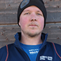 Porträtt av Fredrik Magnusson brädgårdssäljare på Henry Thenman Byggmaterial