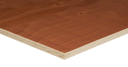 Formplywoodskiva med jämn brun yta och diskret träådring, fyrkantig format.