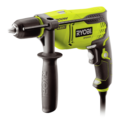 Elektrisk slagborrmaskin i grönt och svart med sidohandtag och strömsladd, från RYOBI.