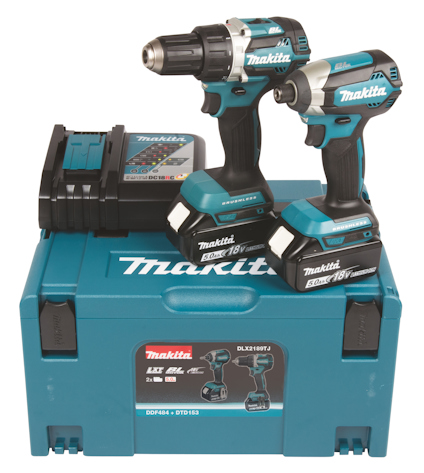 Två Makita sladdlösa borrmaskiner med batteripaket ovanpå en blå verktygslåda med texten "Makita".