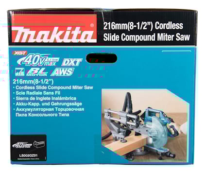 Förpackning av en Makita 216mm (8-1/2") sladdlös kap- och gersåg.