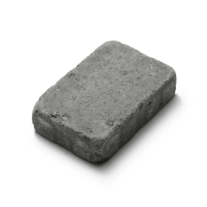 Rektangulär, grå marksten med grov, rustik yta mot vit bakgrund.